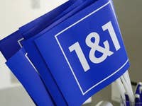 1&1-Logo auf Fahne
