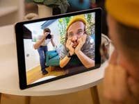 Blick aufs iPad-Display mit geöffneter Kamera-App