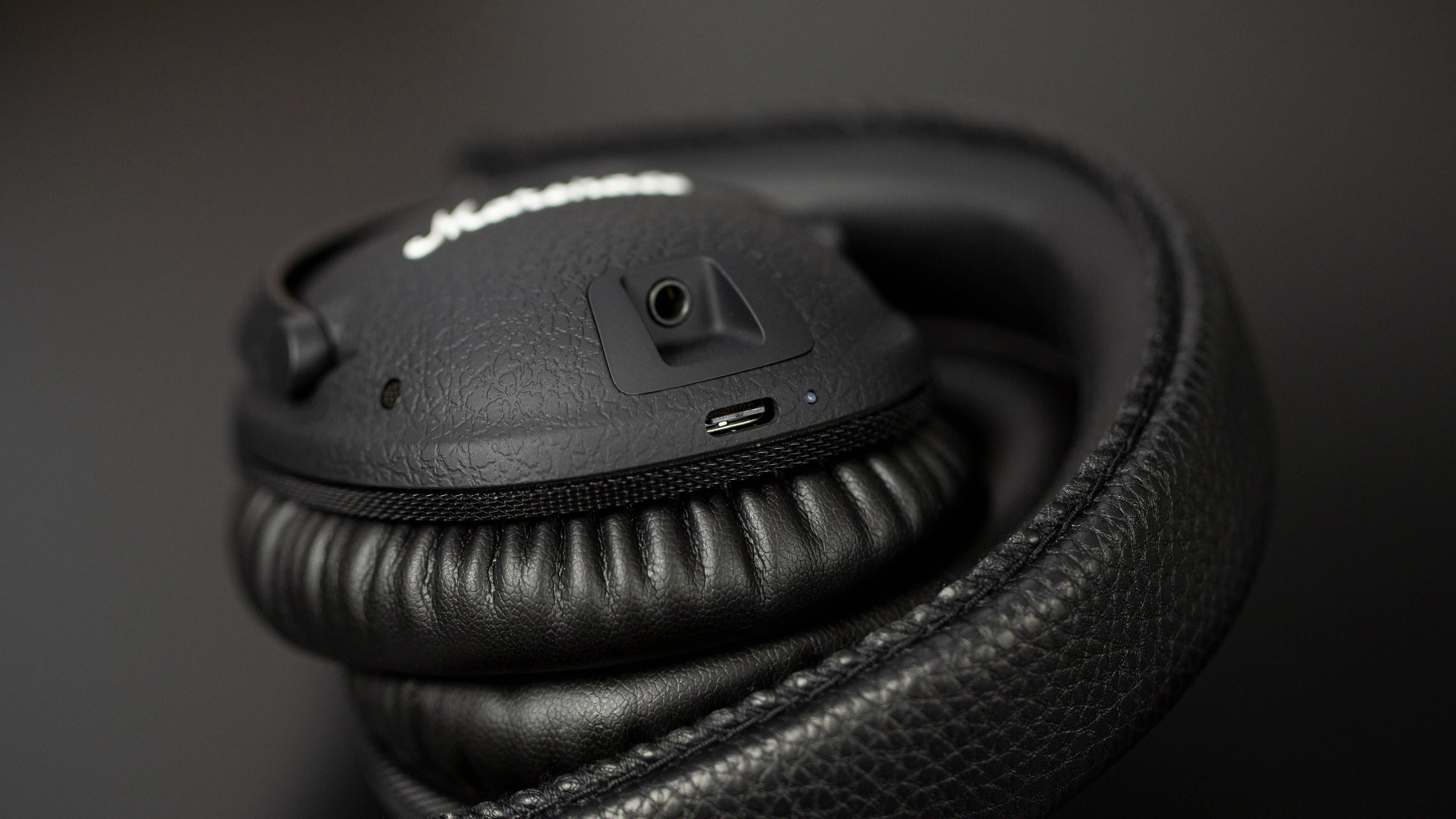 AndroidPIT Marshall Monitor II Charging Port