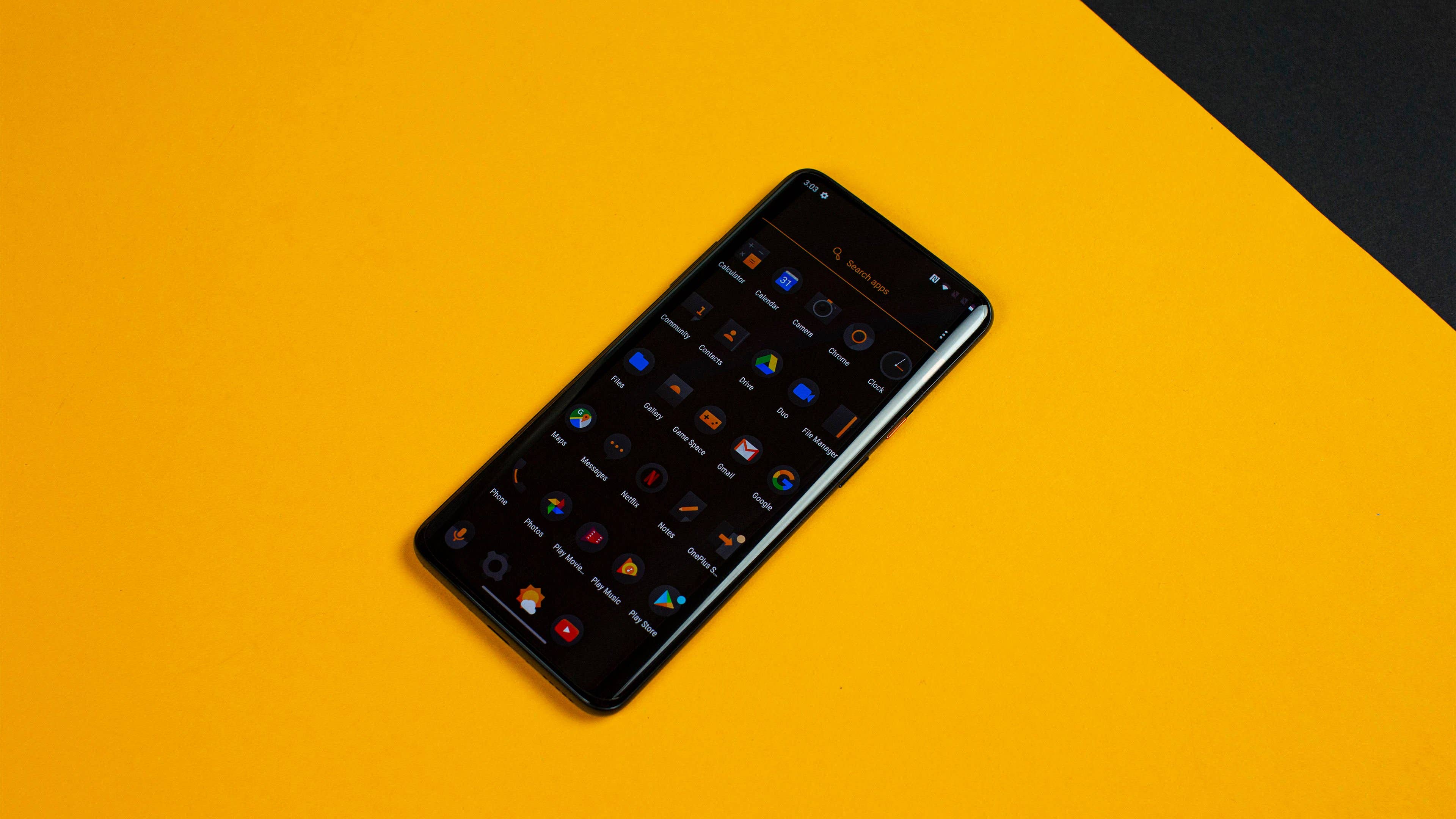 AndroidPIT OnePlus 7T Pro McLaren Edition Front 2