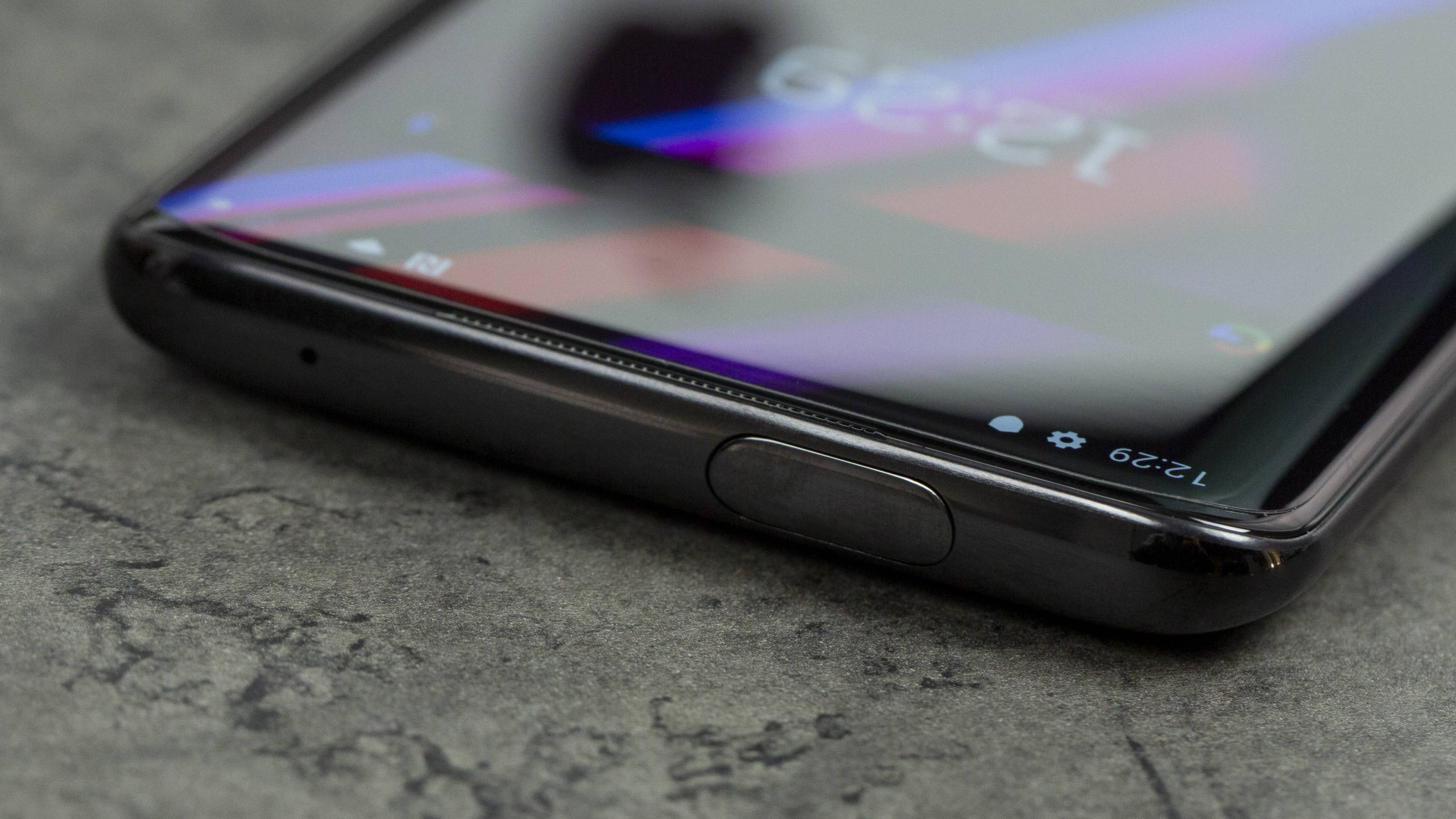 AndroidPIT OnePlus 7T Pro McLaren Edition Front Camera 1