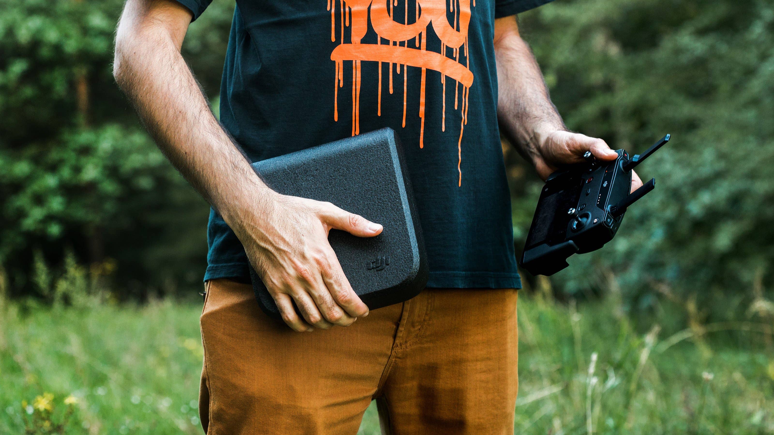 DJI-Drohnenkoffer und -Fernbedienung