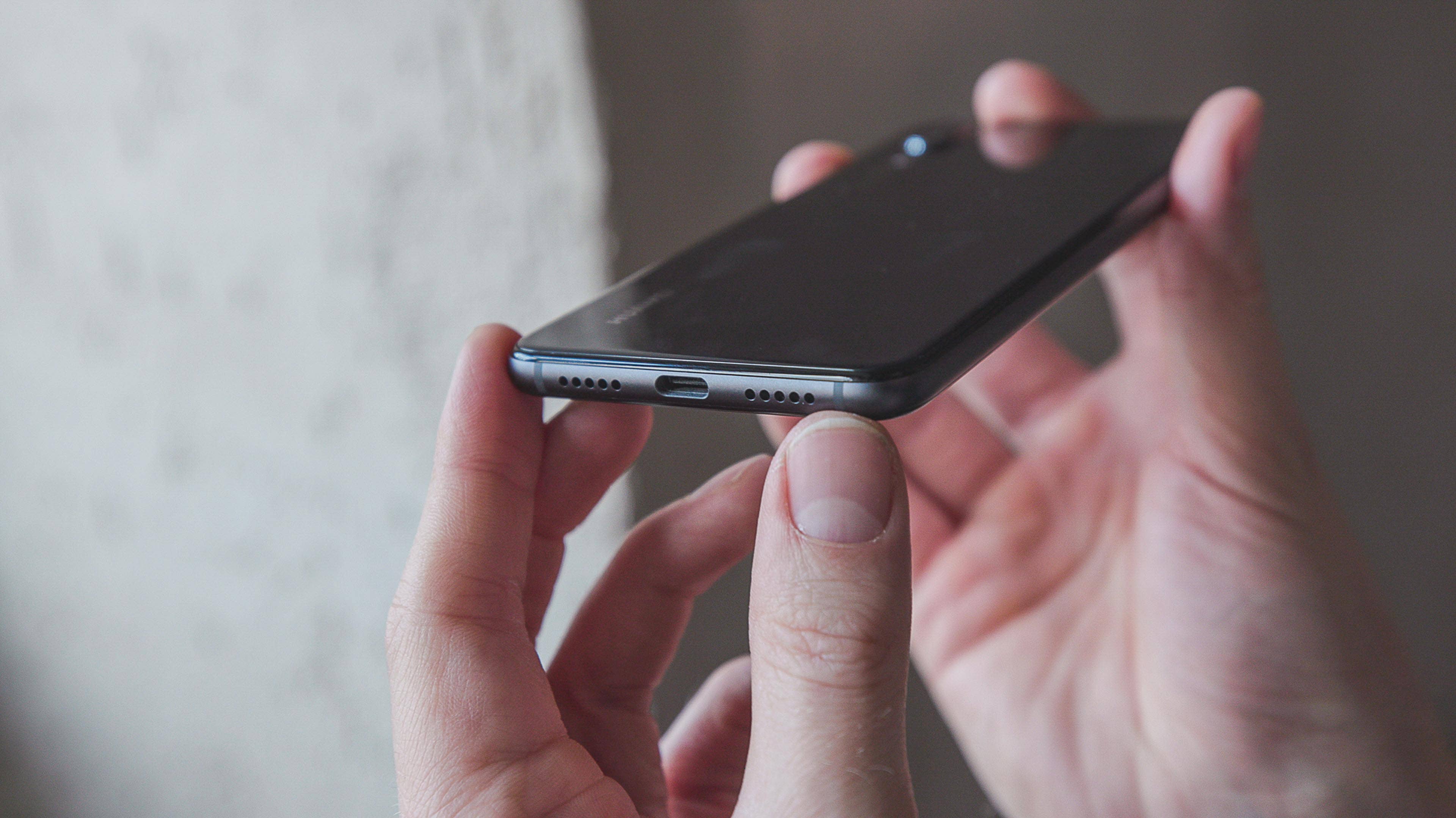 AndroidPIT huawei p20 bottom detail 2cbu