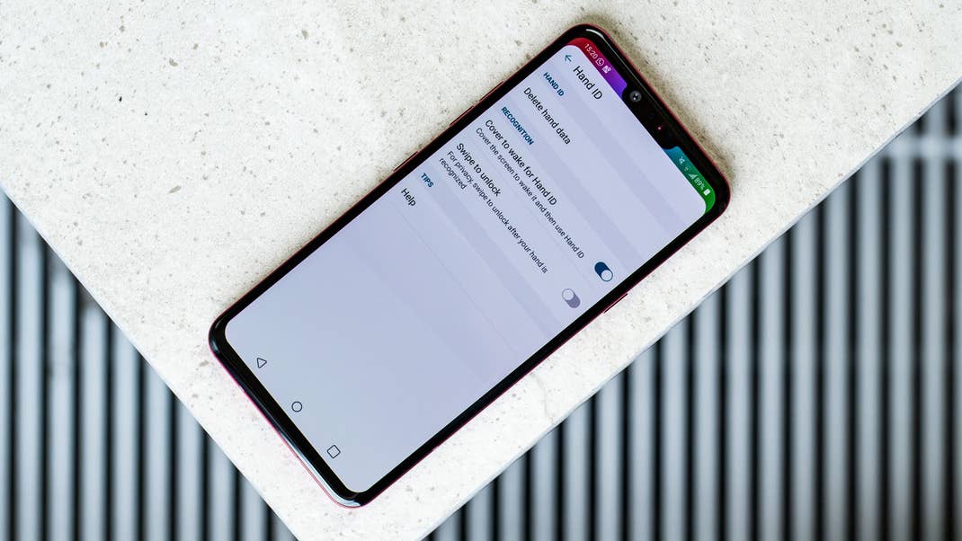 AndroidPIT lg g8 thinq hand id