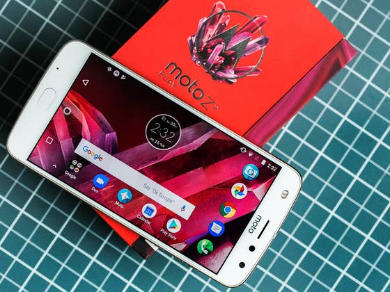 Motorola Moto Z2 Play im Test: Zwischen den St&uuml;hlen