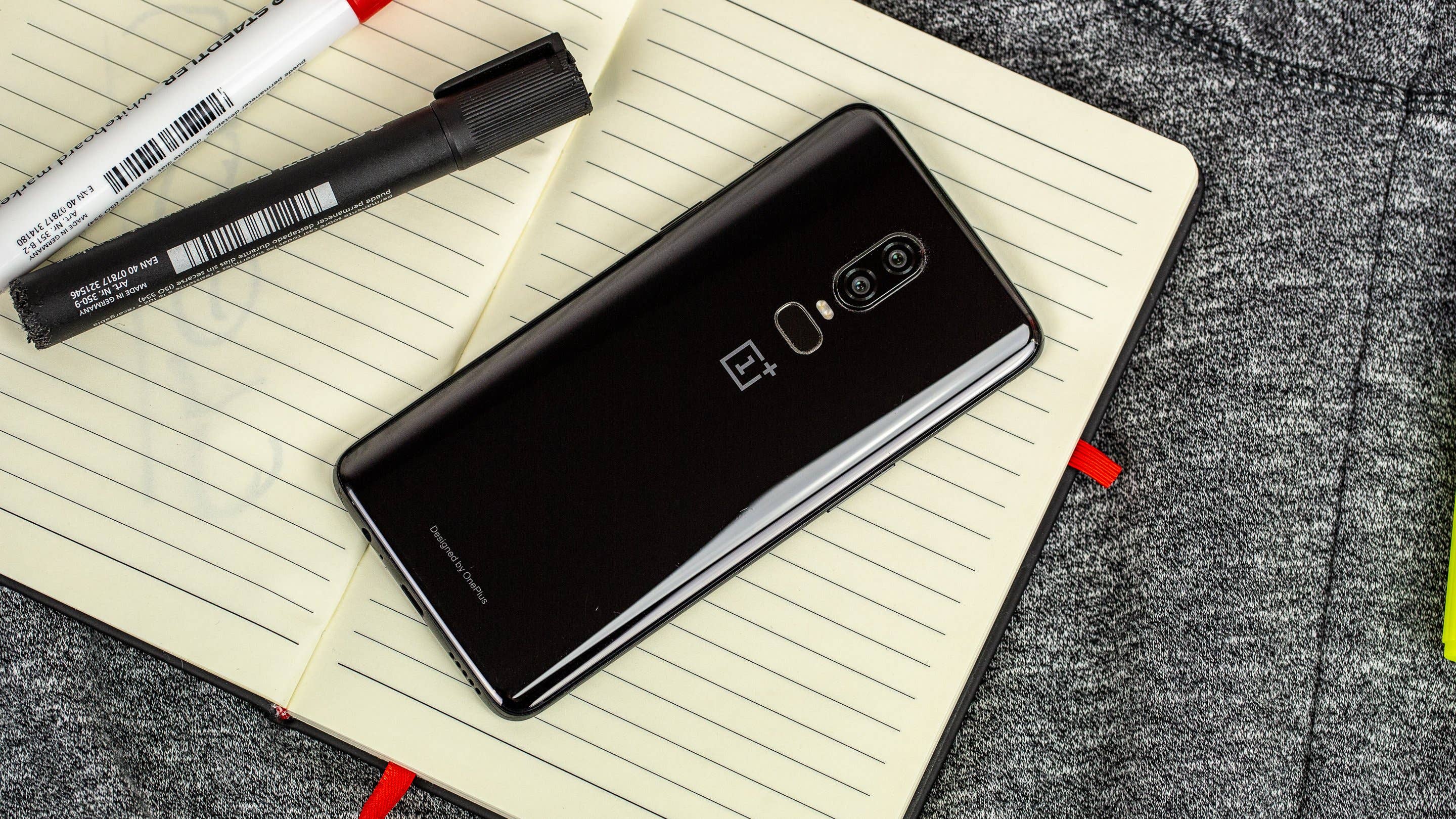 AndroidPIT oneplus 6 backside