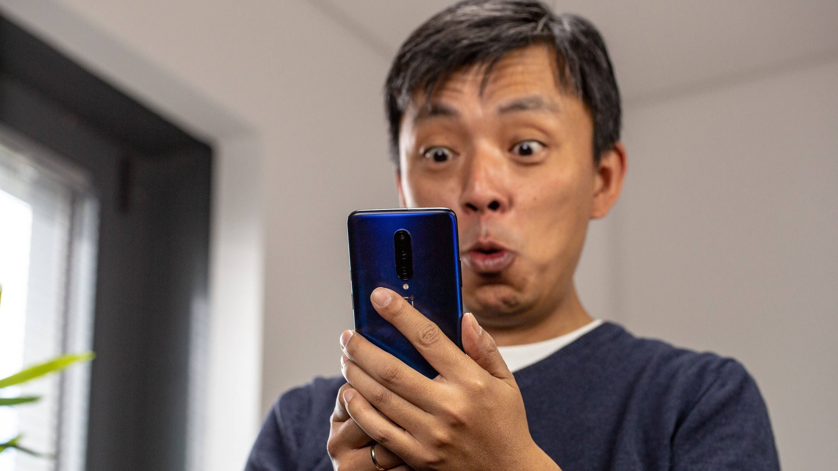 AndroidPIT oneplus 7 pro happy