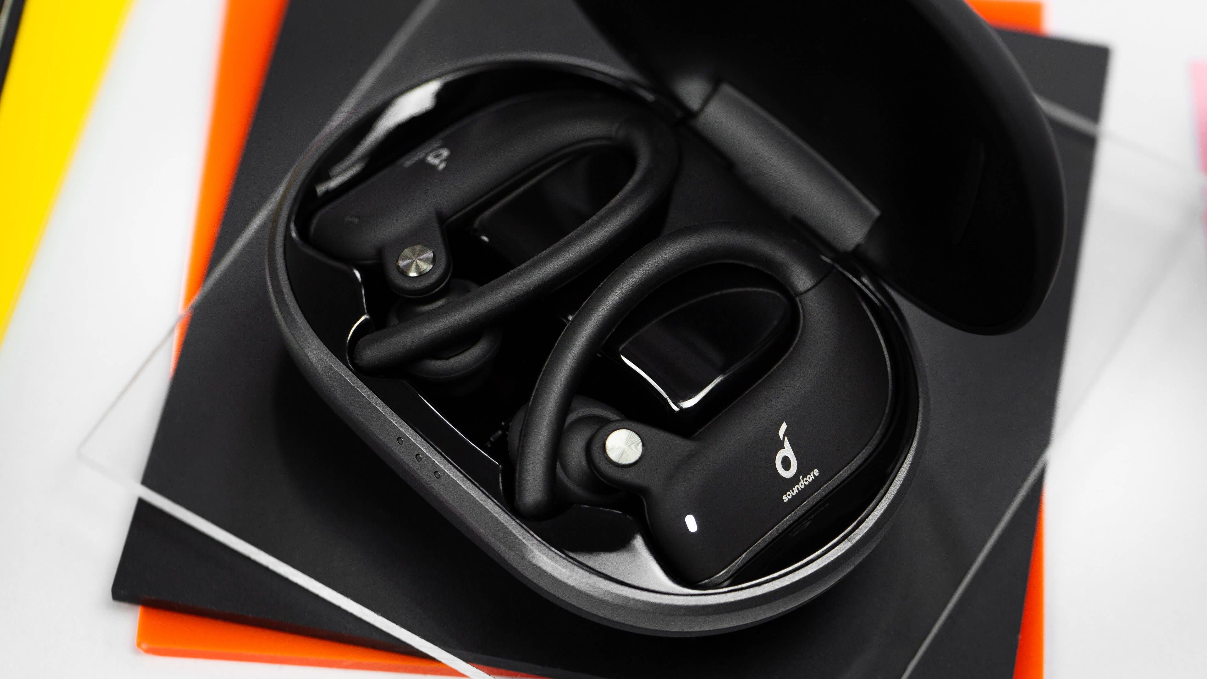 AndroidPIT Soundcore Spirit X2 case open