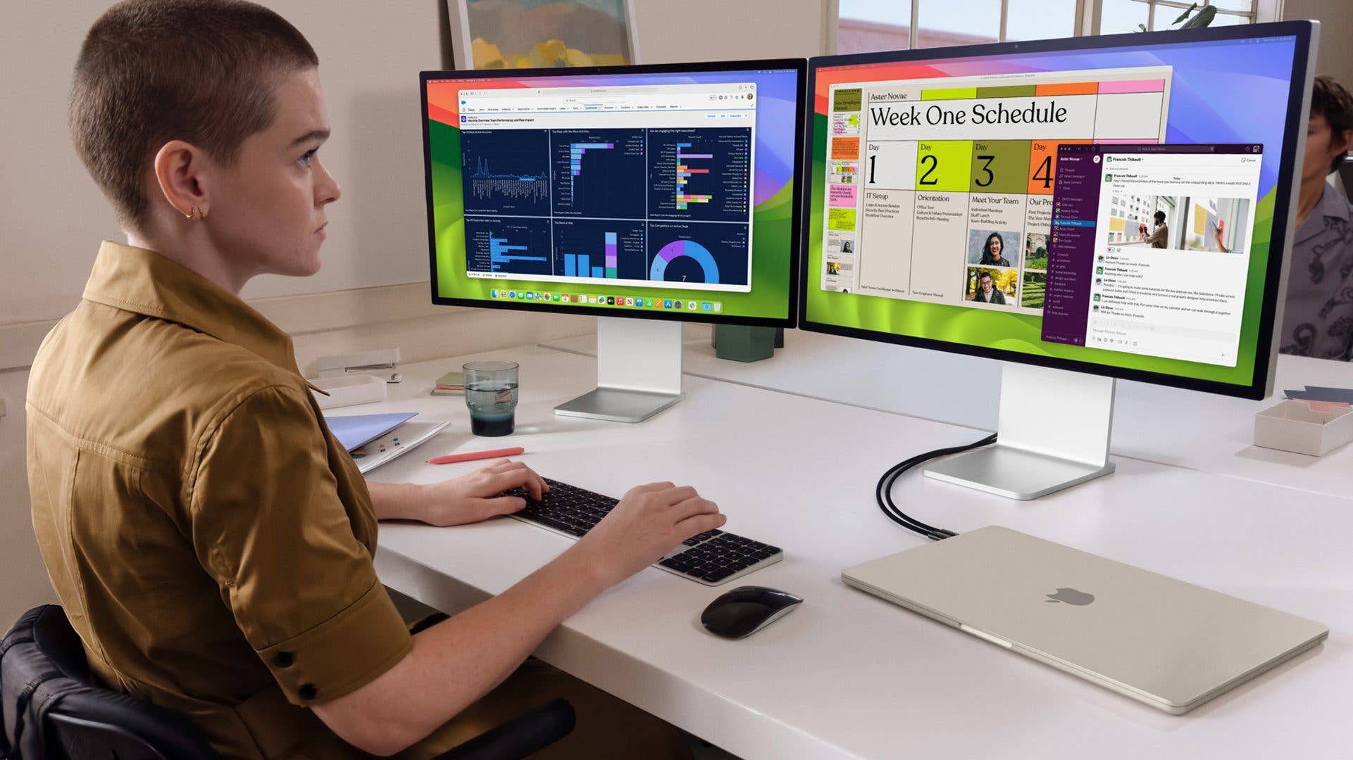 Apple MacBook Air mit M3-Chip an Dual-Monitor-Setup