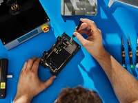 Apple lässt den Kunden sein iPhone selbst reparieren.