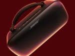 Bose SoundLink Max vor rotem Hintergrund