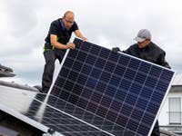 PV-Anlage bei der Montage