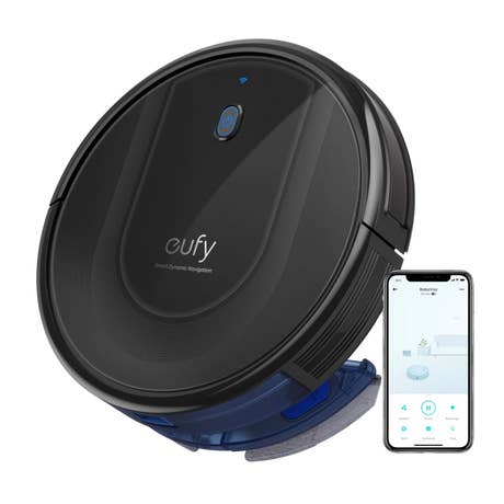Eufy_RoboVac G10 Hybrid_Draufsicht mit Smartphone_schwarz Eufy_RoboVac G10 Hybrid_Draufsicht mit Smartphone_schwarz