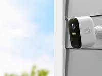 Eufy Security Cam 2C an Wand befestigt