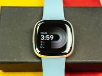 Display Fitbit Versa 4.