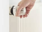 Heizungsventil wird verstellt