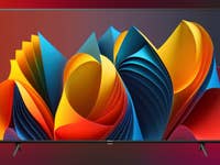 Hisense E77NQ-Fernseher mit buntem abstraktem Design.