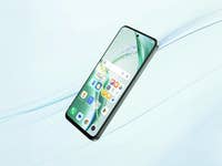 Ein Smartphone mit einer grünen und weißen Benutzeroberfläche, das verschiedene Apps anzeigt und vor einem hellen Hintergrund schwebt.