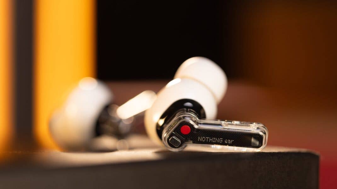 Sich auf die Außenseite der Nothing Ear Sich auf die Außenseite der Nothing Ear