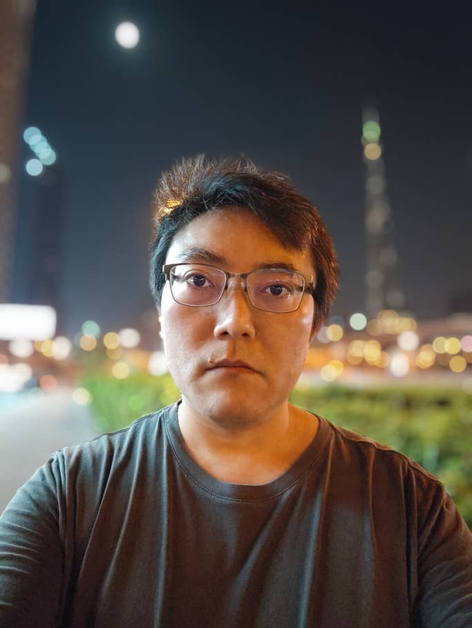 Poco F6: Selfie, Beauty-Modus ein, Portrait-Modus ein