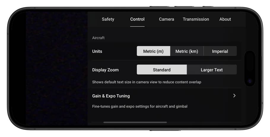 Einstellungsmenü der DJI Neo-Drohnensteuerungs-App, zeigt Optionen für Einheiten, Zoom und Gain-Tuning.