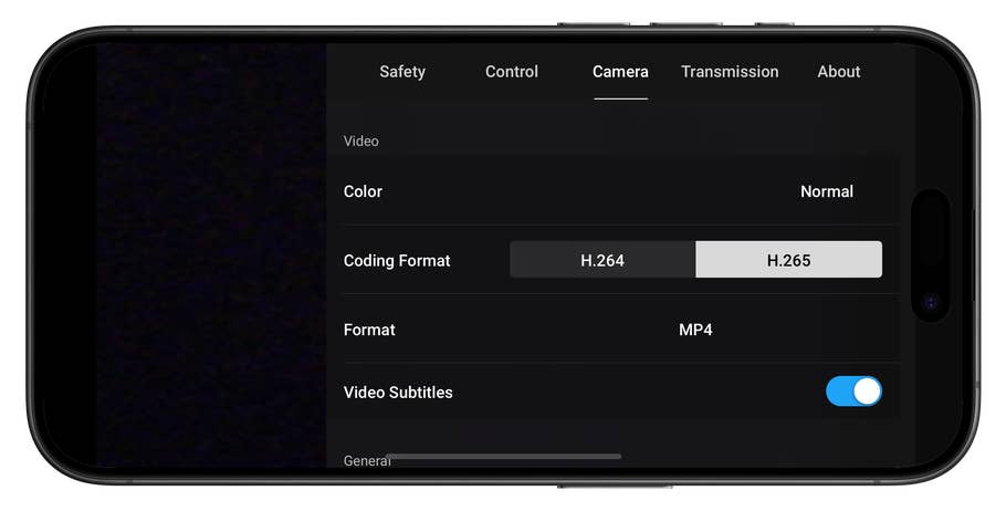Einstellungsmenü auf einem Smartphone zeigt Videooptionen einschließlich der Kodierungsformate H.264 und H.265.