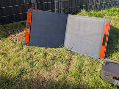 Jackery Explorer 500 v2 und SolarSaga 100