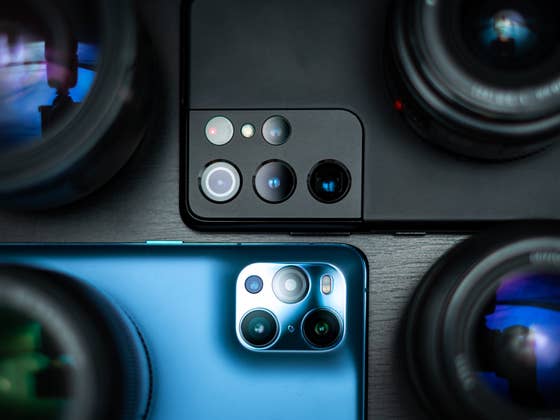 Oppo Reno 8 T kündigt sich für den 8. Februar mit erneuter Mikroskop-Kamera an