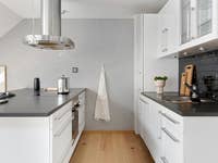 Küche mit Elektronikgeräten Wasserkocher