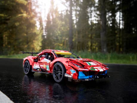 Foto: Klemmbaustein Lego Ferrari 488 GTE “AF Corse #51” (42125)