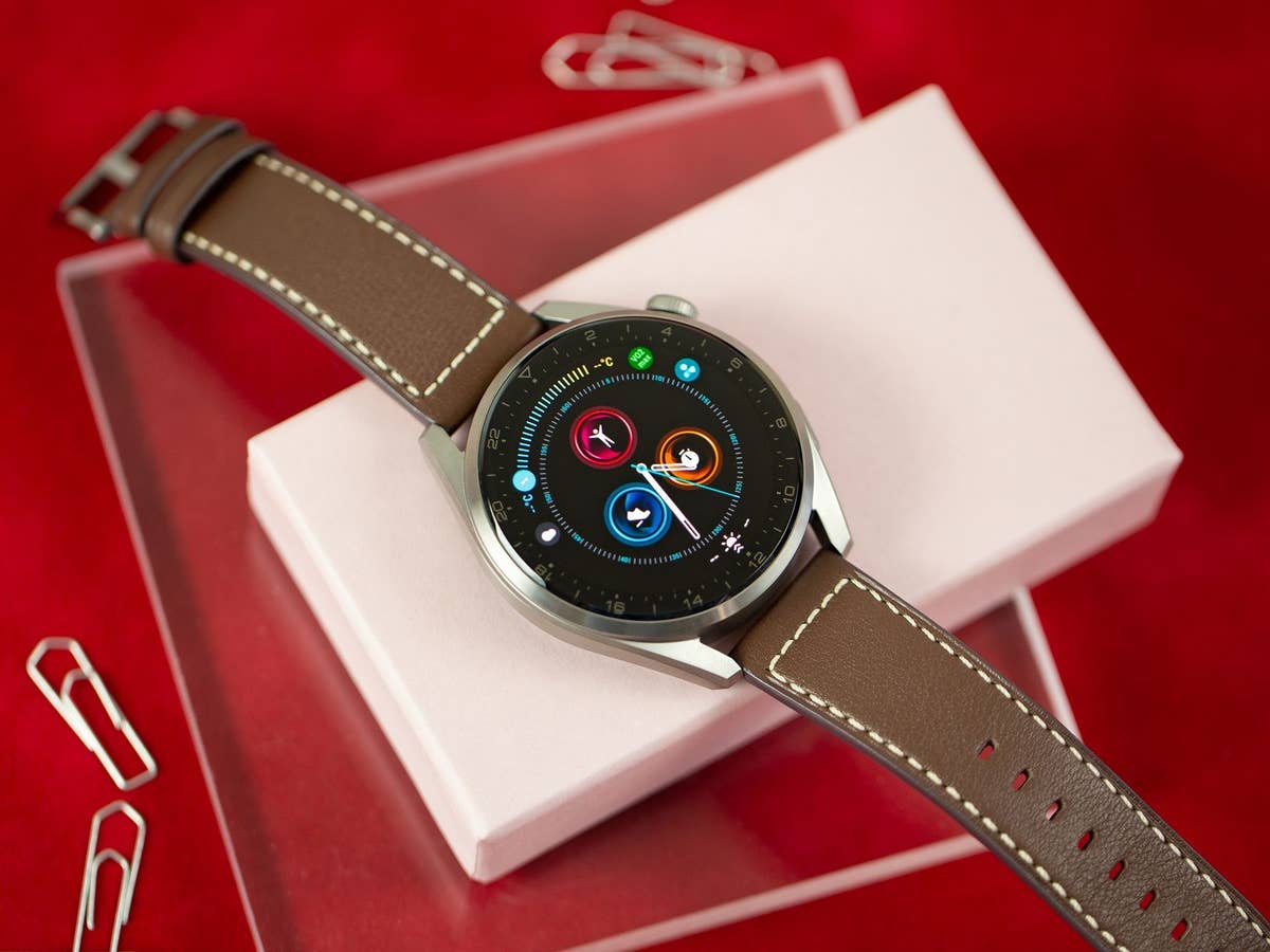 Kommt die Neuauflage mit EKG-Funktion und unabhängiger Navigation? Huawei Watch 3 Pro auf einer Box