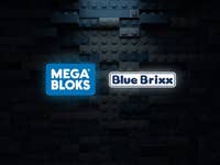 Logo von Mega Bloks und Blue Brixx auf einem dunklen Backstein-Hintergrund.