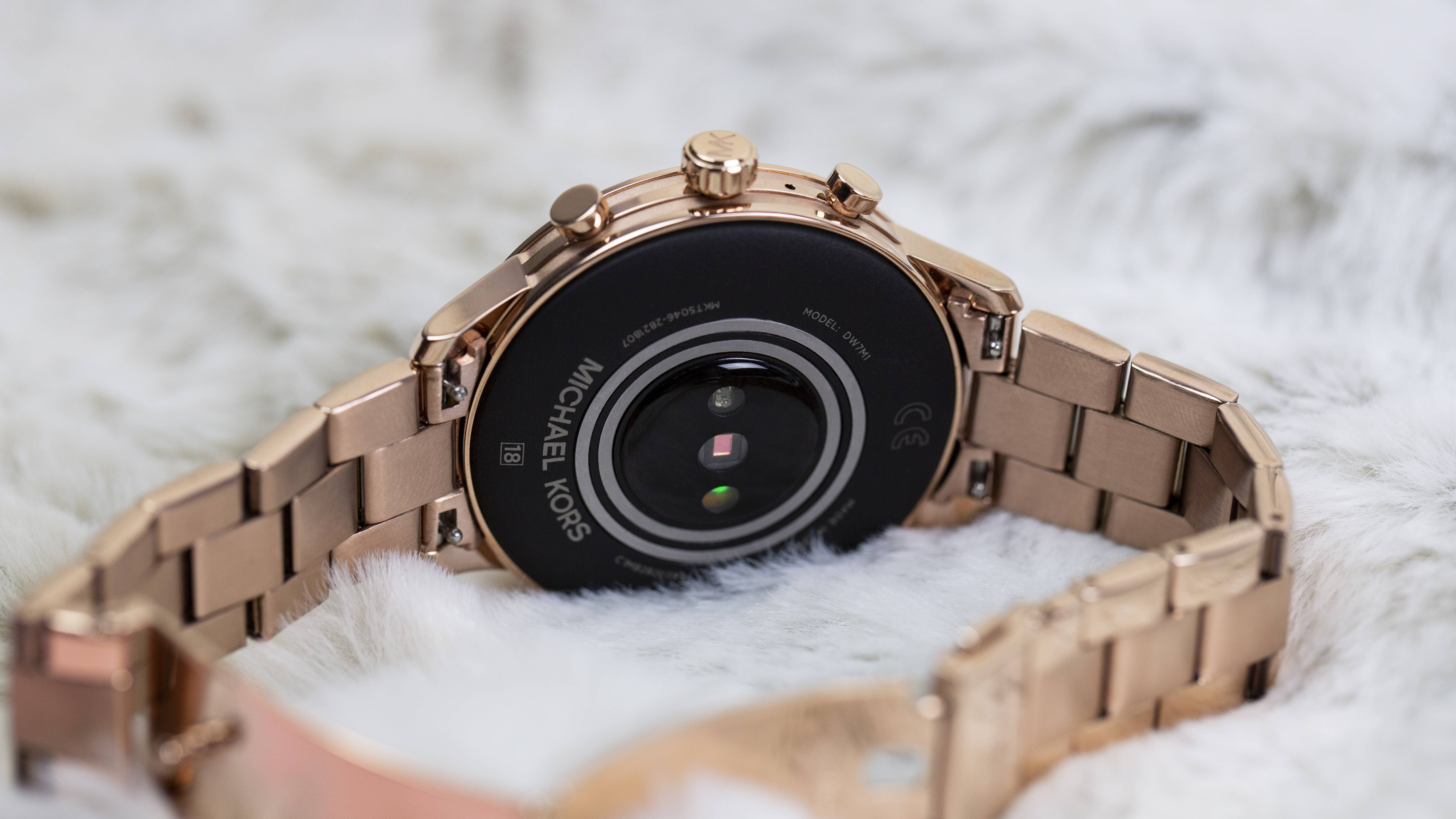 Michael Kors smartwatch 08