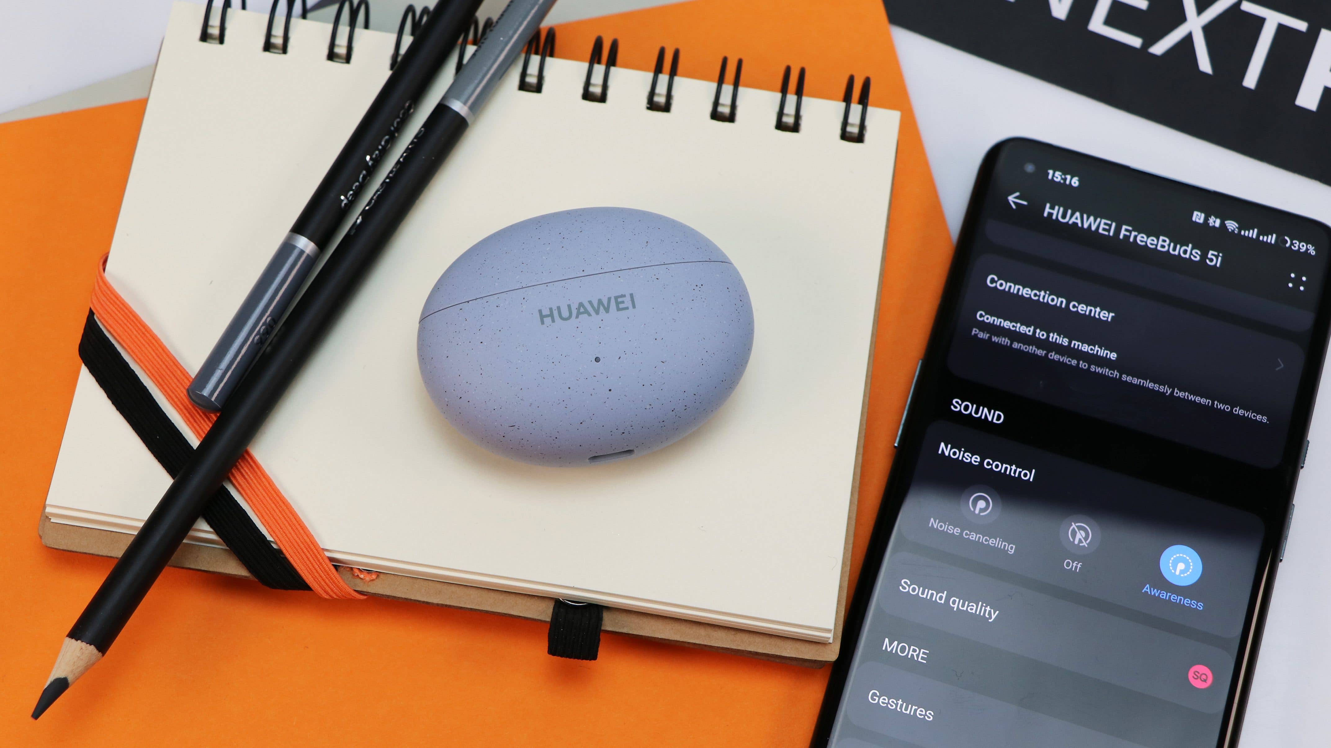 Zu sehen sind die Huawei FreeBuds 5i.