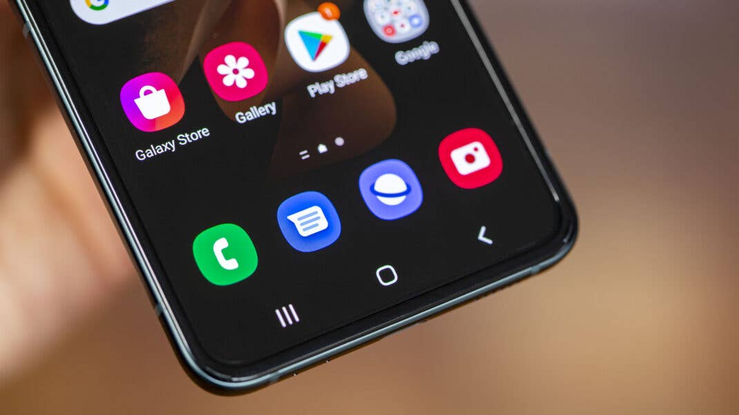 NextPit samsung galaxy z flip 3 chin c2