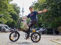 Ben, der das Ado A20 XE fährt.