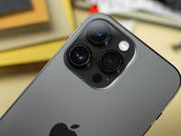 Blick auf die Rückseite des iPhone 14 Pro Max