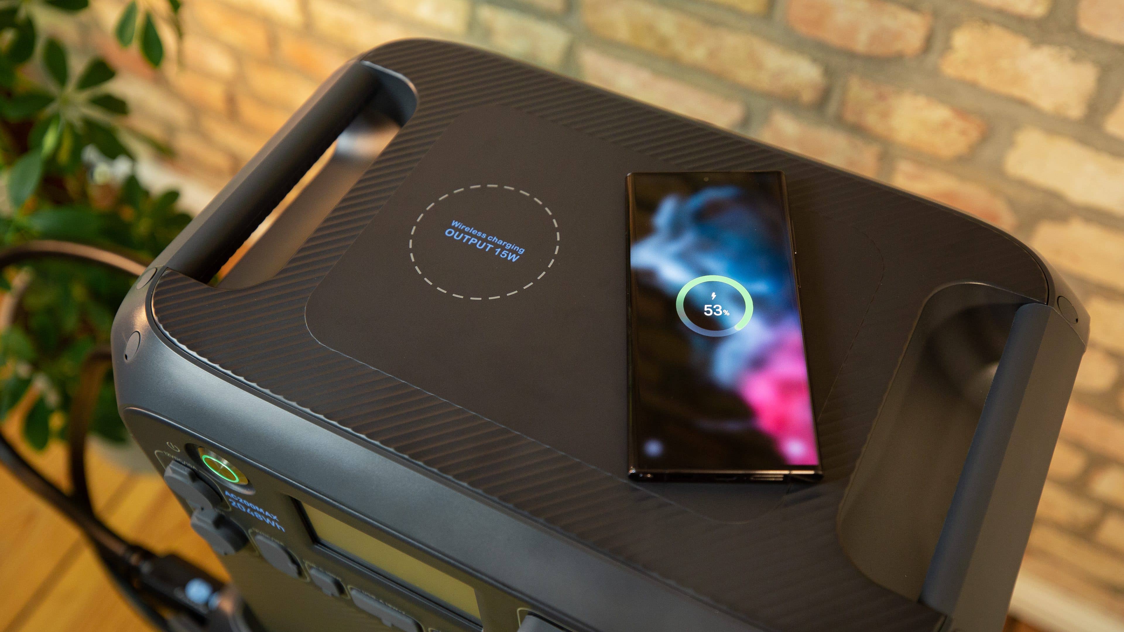 Bluetti AC200Max Wireless Charging Bluetti AC200Max Wireless Charging