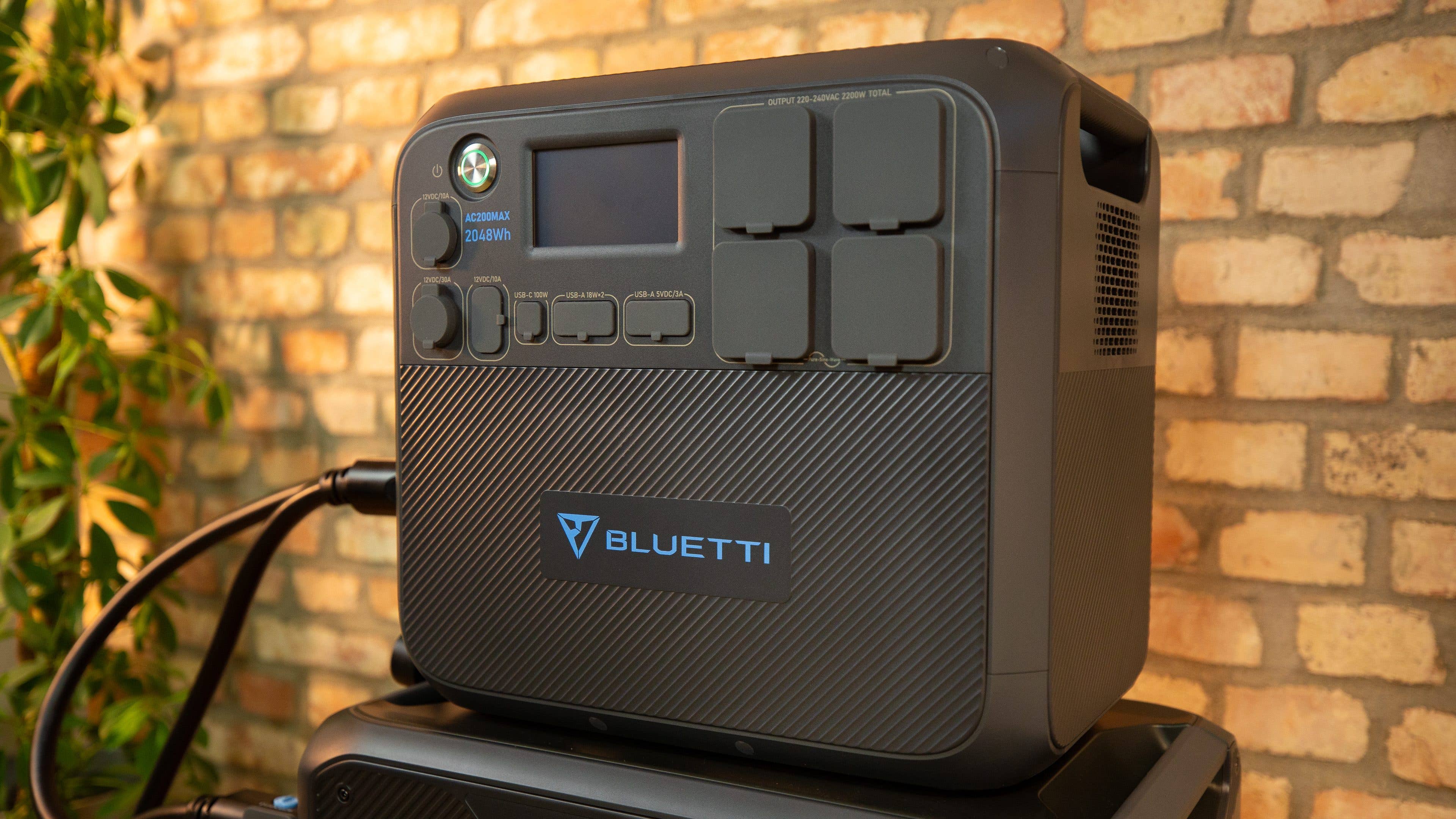 Bluetti AC200Max Anschlüsse Bluetti AC200Max Anschlüsse