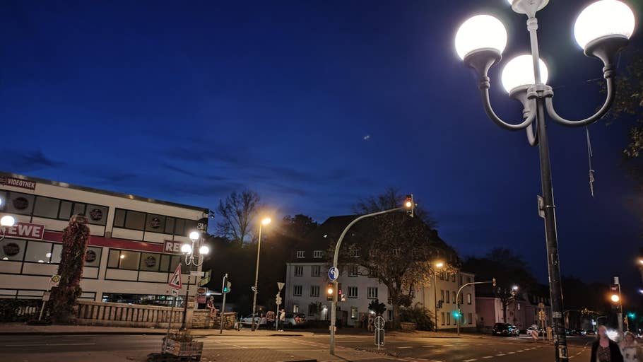 Nachtfoto der Möllerbrücke in Dortmund