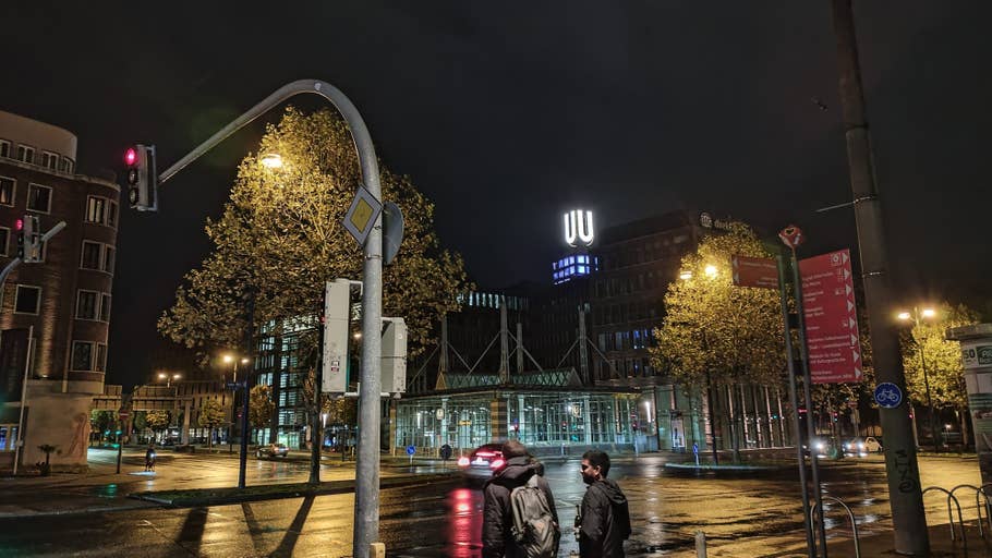 nächtliche Kreuzung in Dortmund