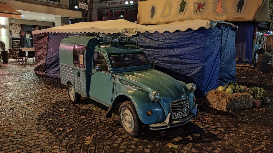 Oldtimer in der Dortmunder Fußgängerzone