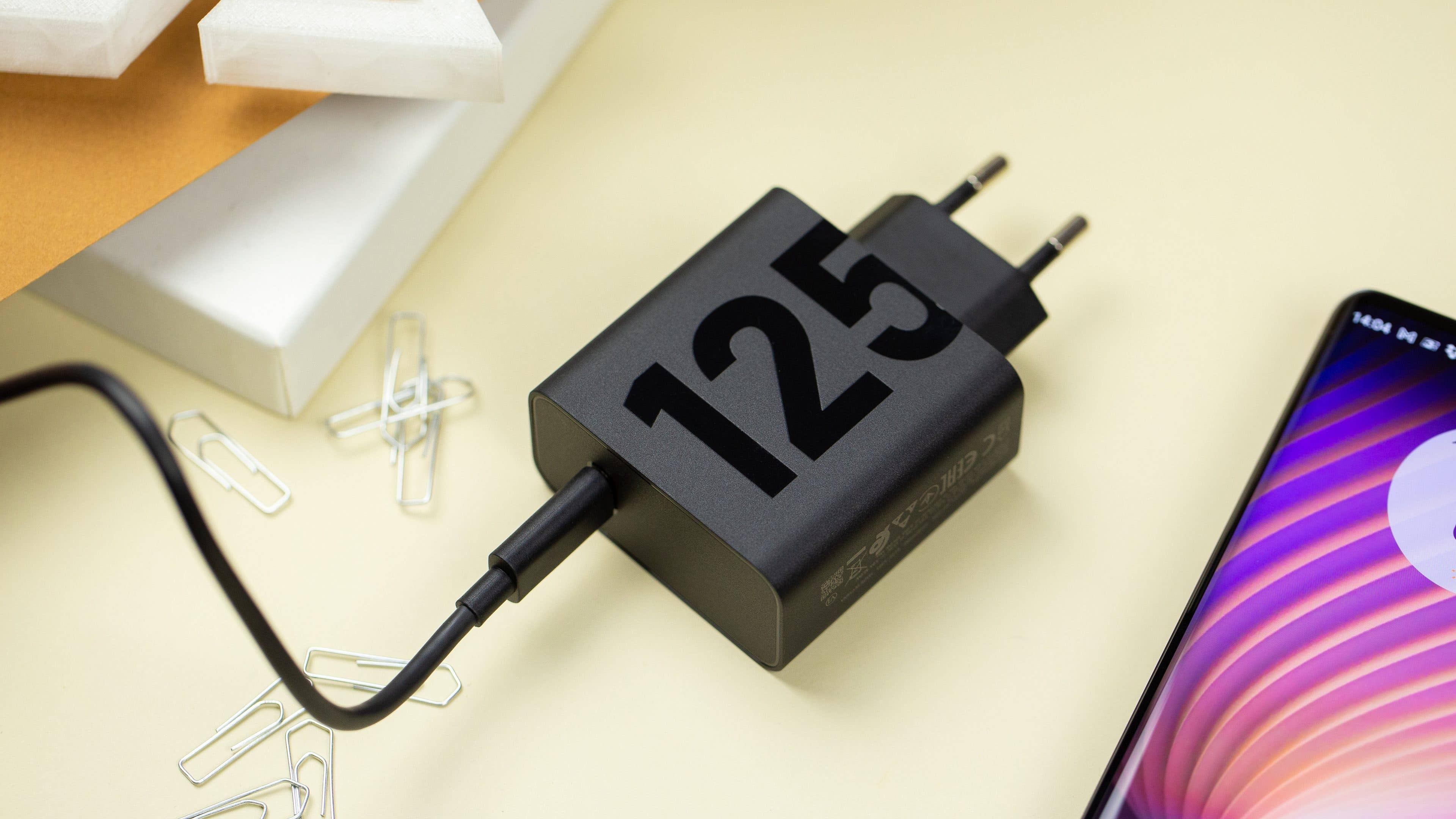 Zu sehen ist das Motorola Edge 30 Ultra mit der ersten 200-Megapixel-Kamera.