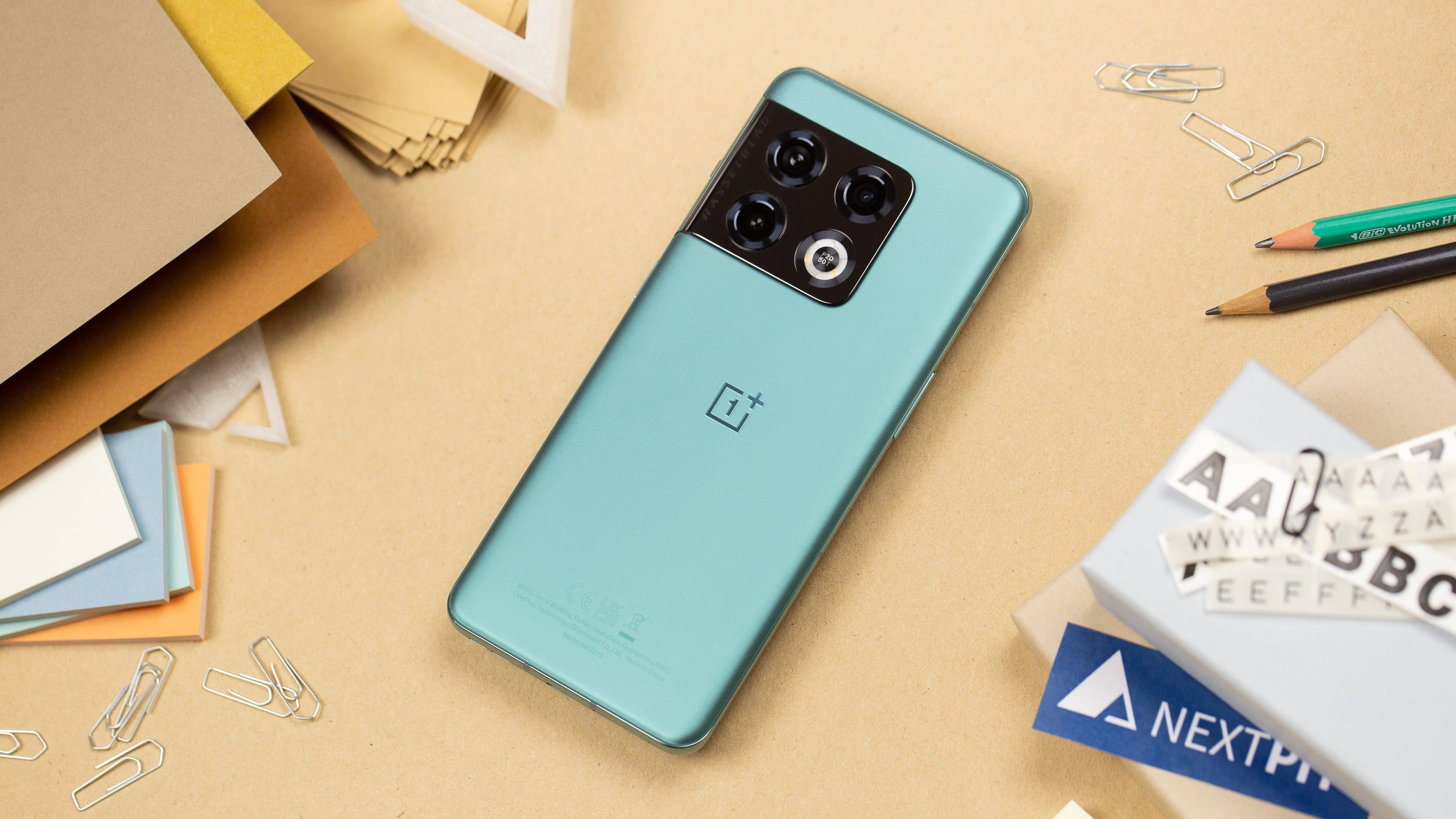 Back photo of the OnePlus 10 Pro Back photo of the OnePlus 10 Pro