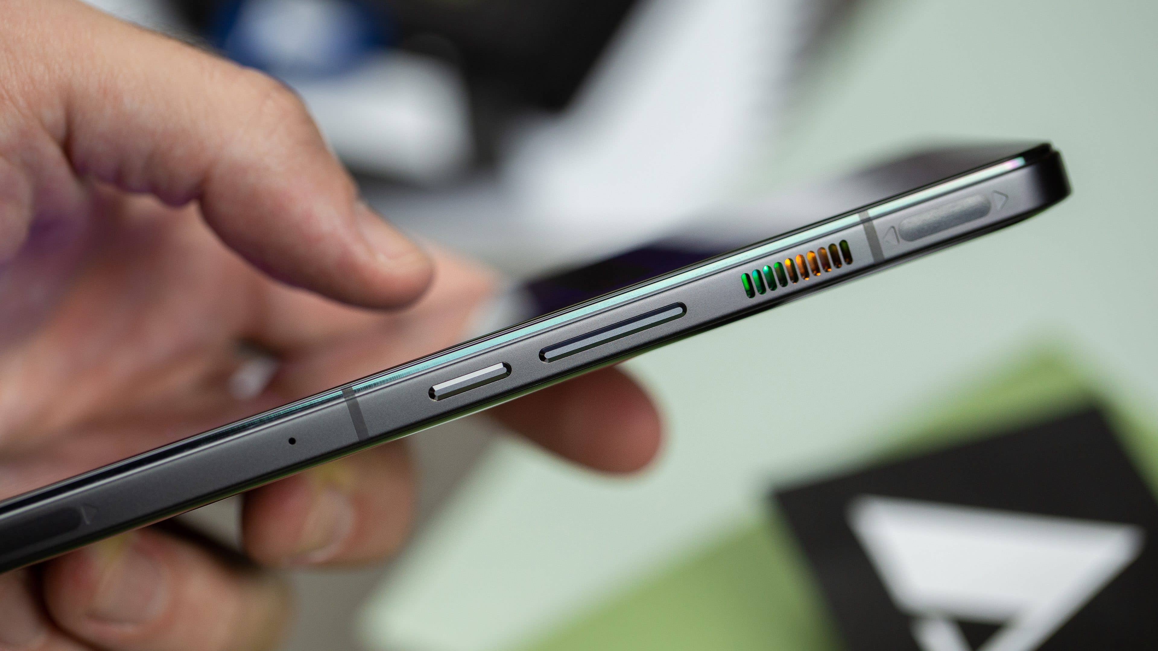 Redmagic 7S Pro von der Seite