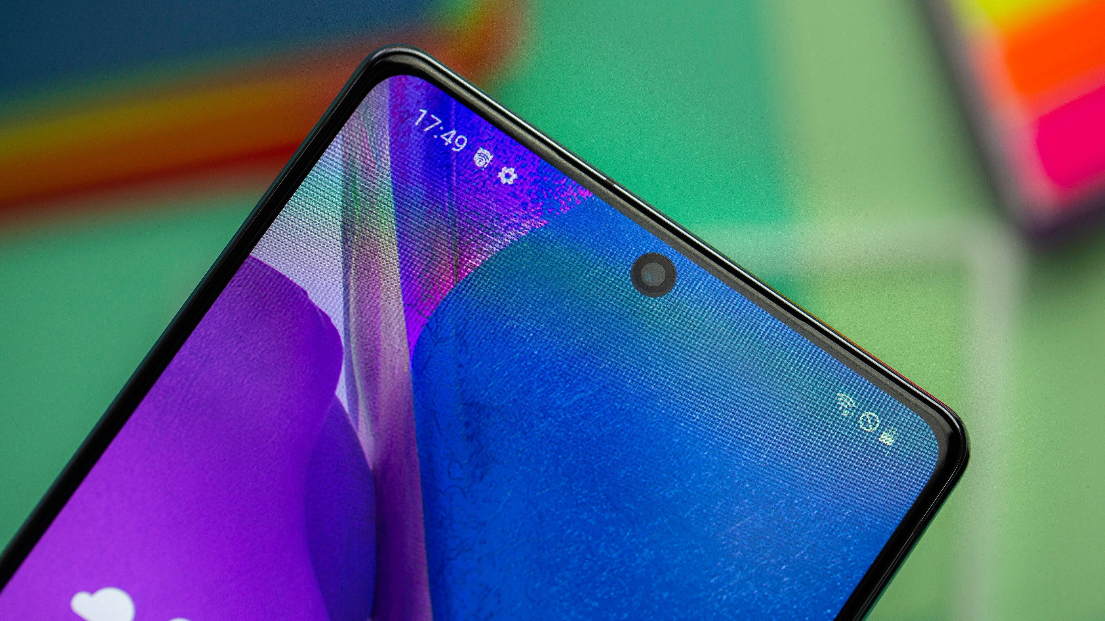 NextPit Samsung Galaxy Note 20 front camera