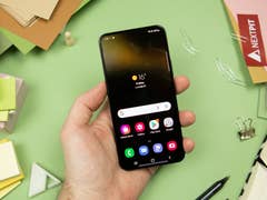 Samsung Galaxy S22 von vorn