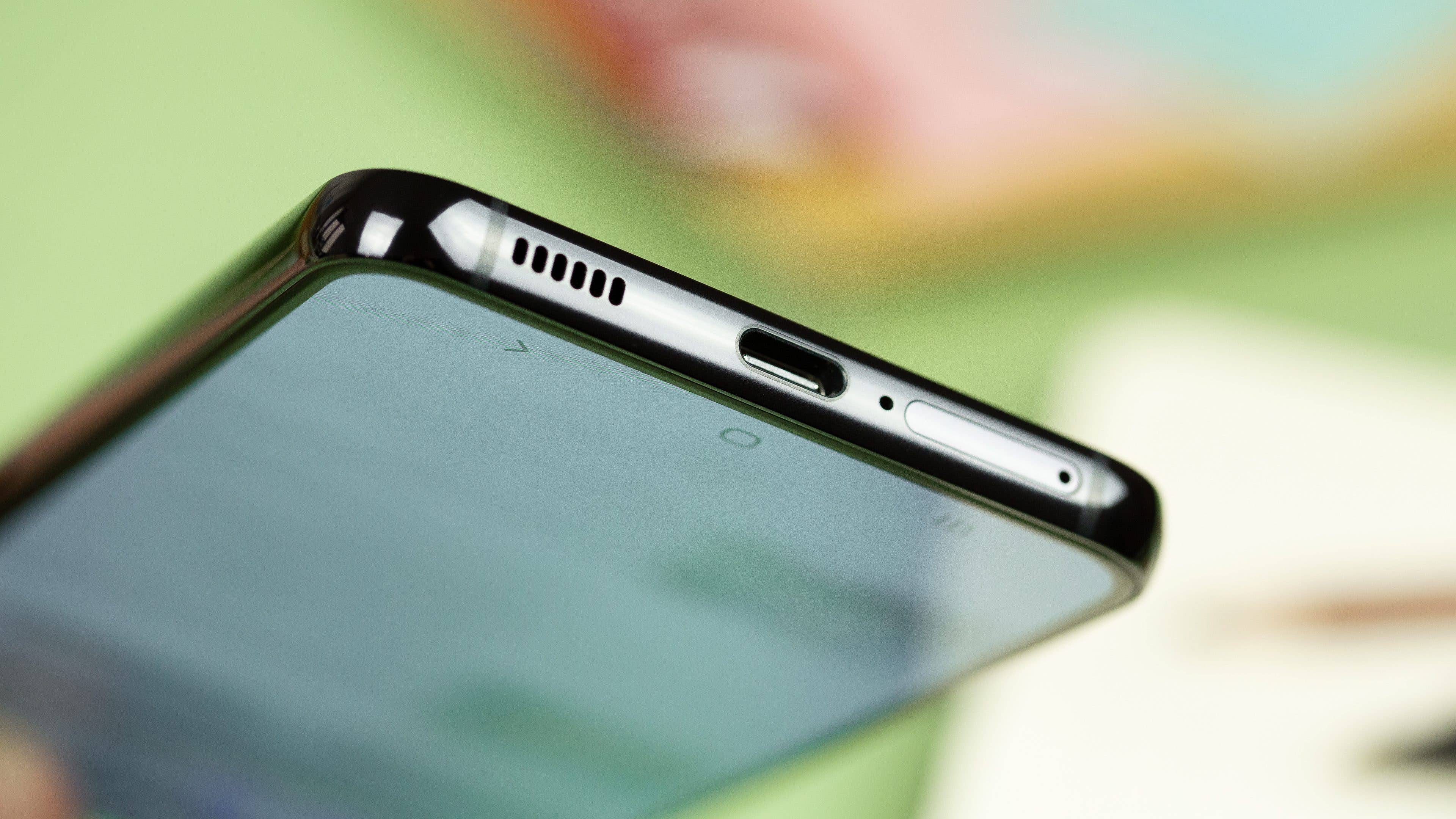 Der USB-Anschluss des Samsung Galaxy S22