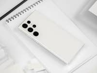 Rückseite des Galaxy S23 Ultra mit Blick auf die Kamerasektion