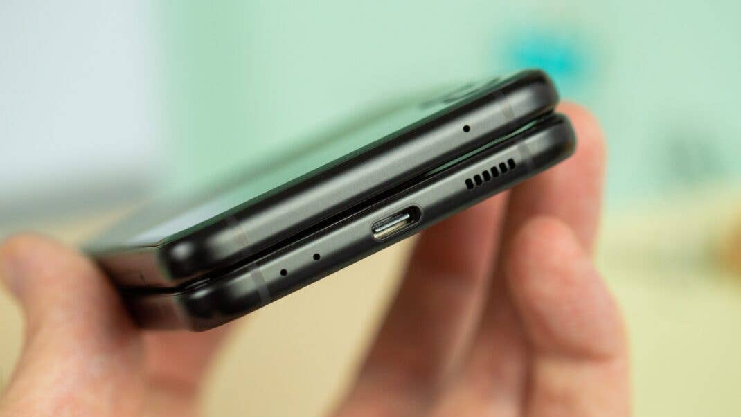 NextPit Samsung Galaxy Z Flip 3 usb